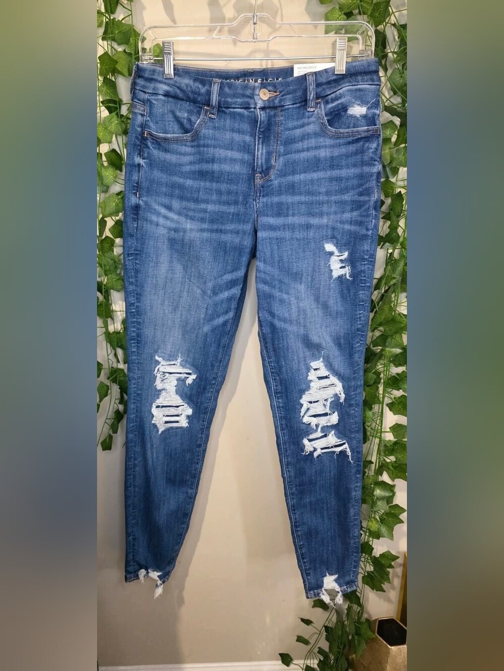 Sz 8 • American Eagle Jeans • NWT